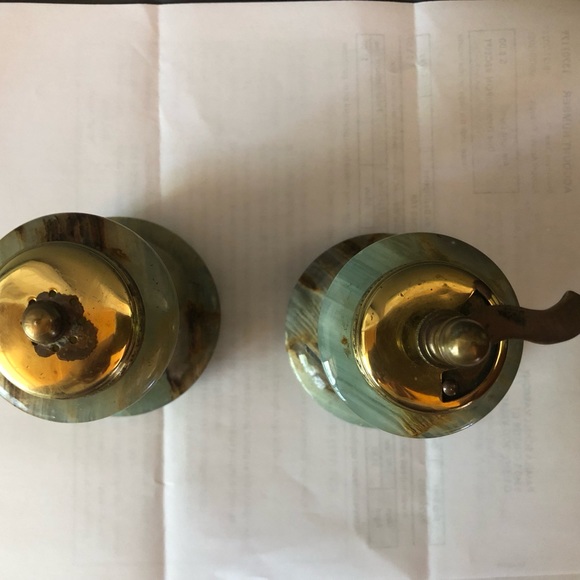 Italian onyx blue green vintage collectible with brass tops salt and pepper set - Picture 2 of 11